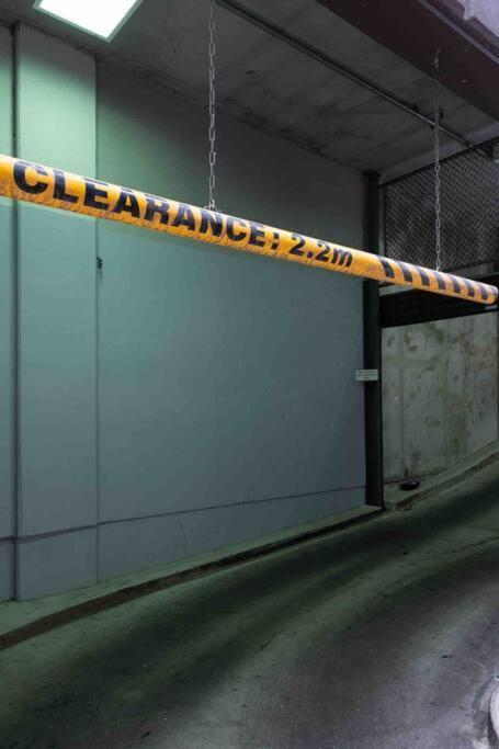 City Apartment, Pool & Carpark アデレード エクステリア 写真