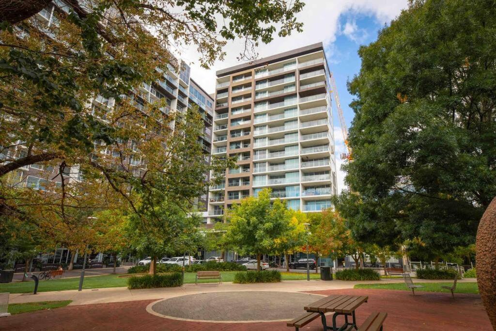 City Apartment, Pool & Carpark アデレード エクステリア 写真