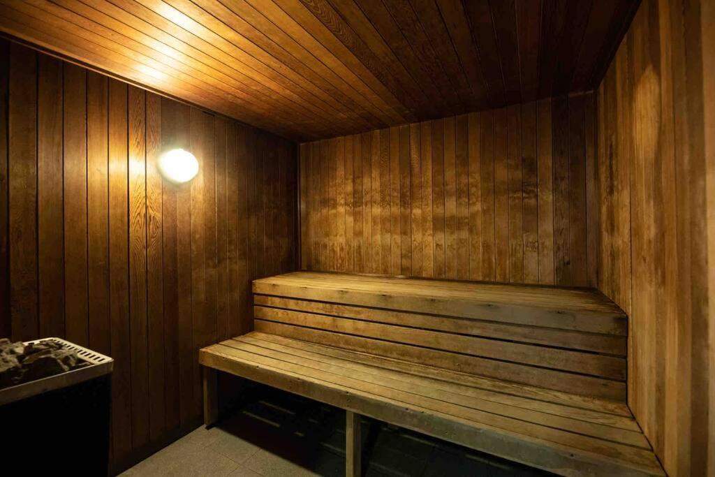 City Apartment, Pool & Carpark アデレード エクステリア 写真