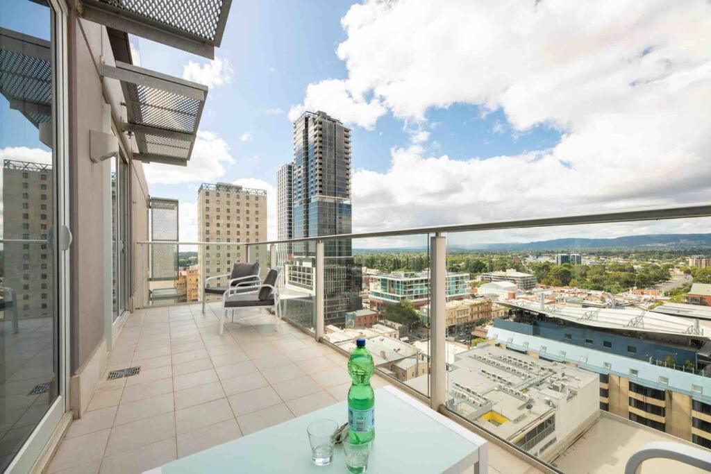 City Apartment, Pool & Carpark アデレード エクステリア 写真